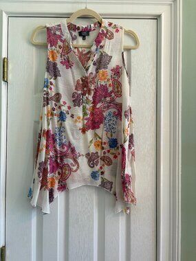 Ninety Clothing Co Sleeveless Small Floral Top